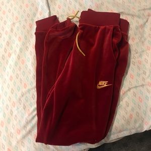 Nike Velvet Sweatpants-XS